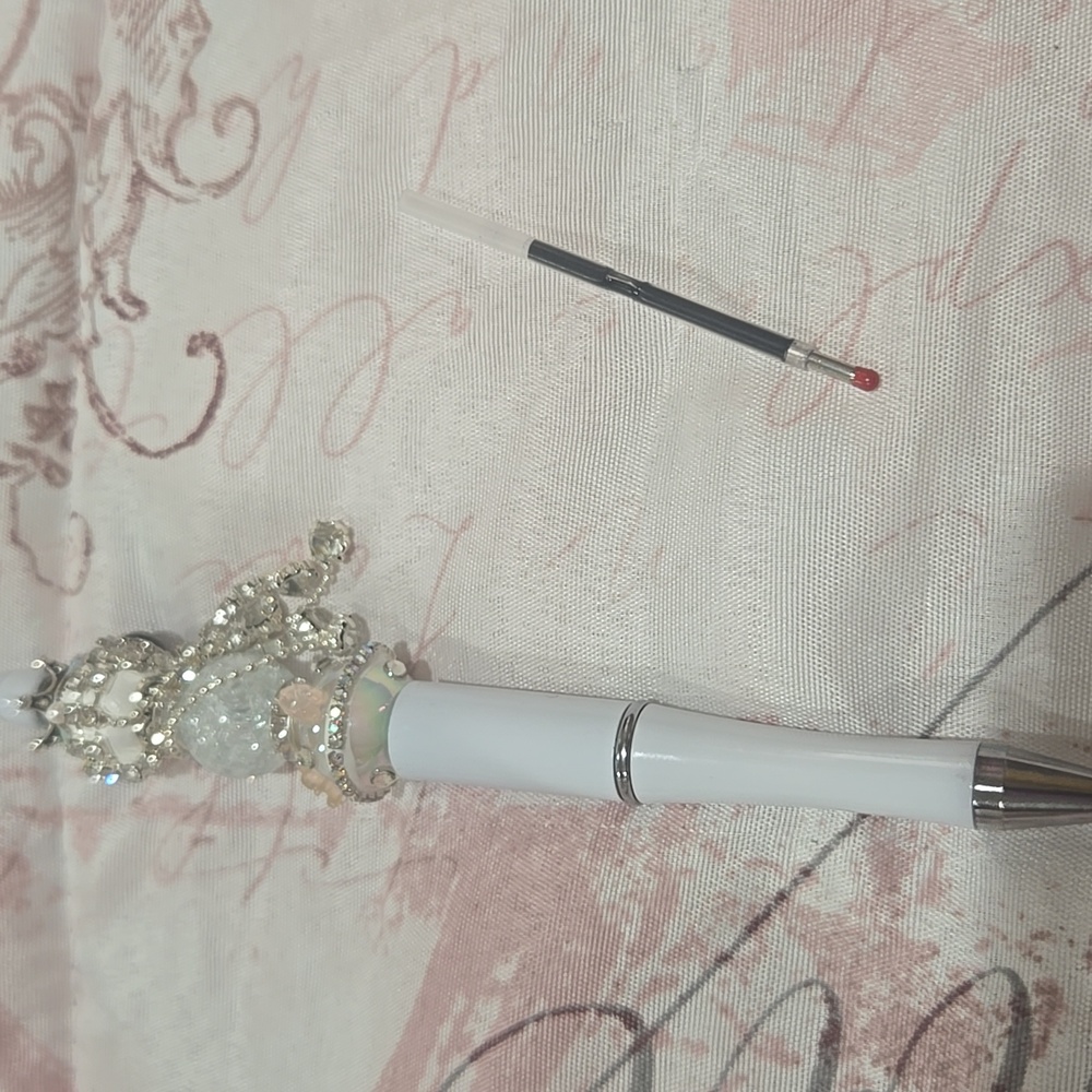 Fancy White and Silver Beaded Pen